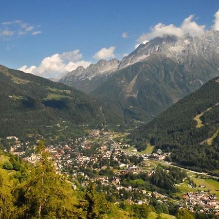 Bucaneve Ponte Di Legno Bagian luar foto